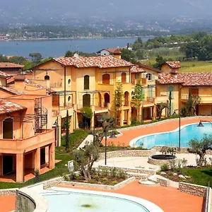 https://resort-borgo-del-torchio.it-lombardy.com